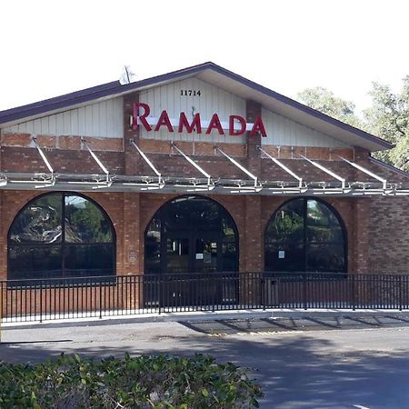Отель Ramada By Wyndham Temple Terrace/Tampa North Экстерьер фото