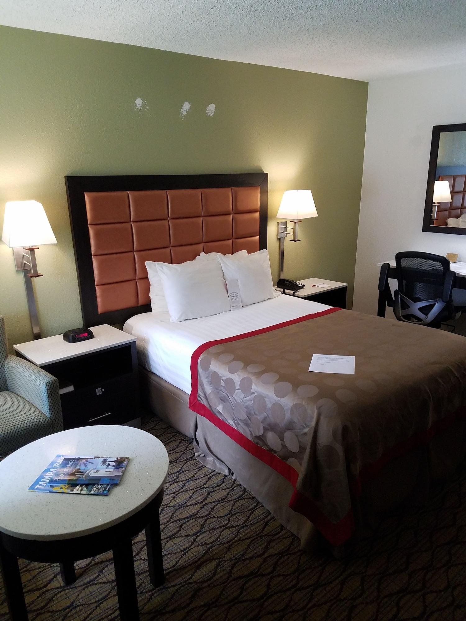 Отель Ramada By Wyndham Temple Terrace/Tampa North Экстерьер фото